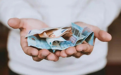 做多美元蝉联最拥挤交易 贸易战仍是最大尾部风险